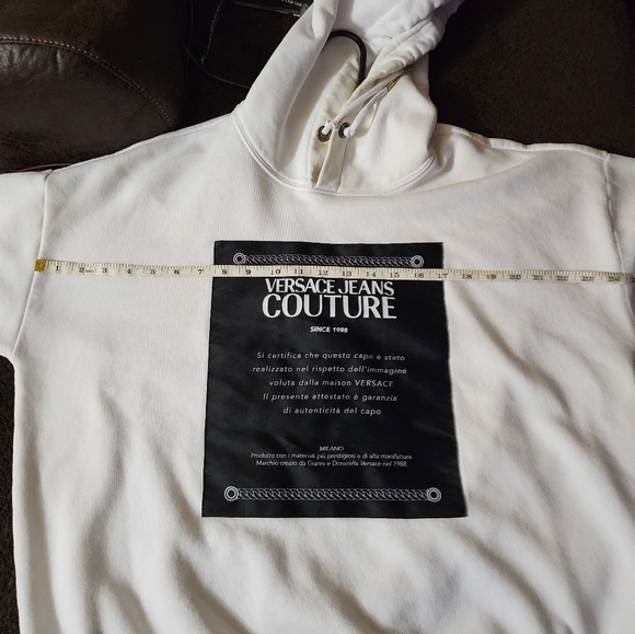 Versace - Picture 6 of 7